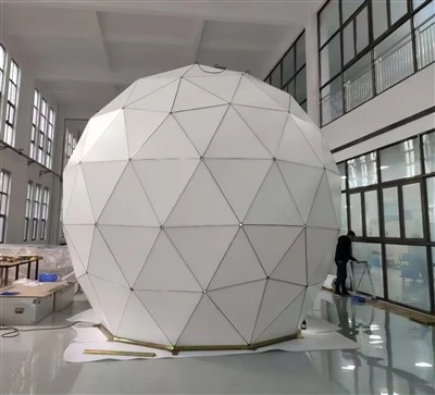 5-metrski vesoljski okvir Radar Radome